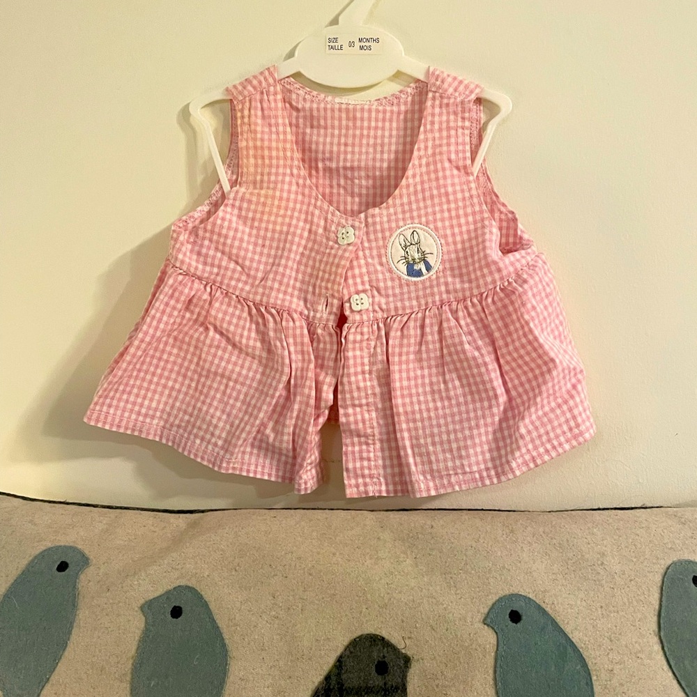 Checkered pink dress with Peter cotton tail bunny patch🐰💕